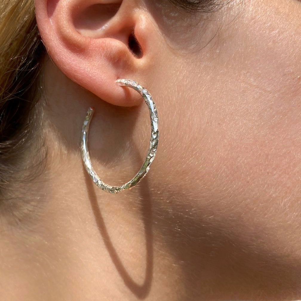 Large textured HOOPS