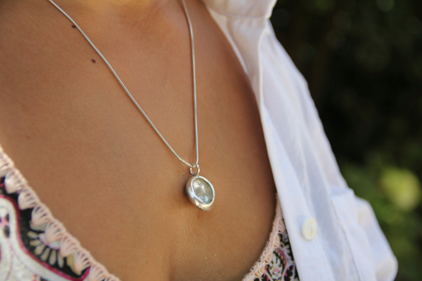 SHELL pendant